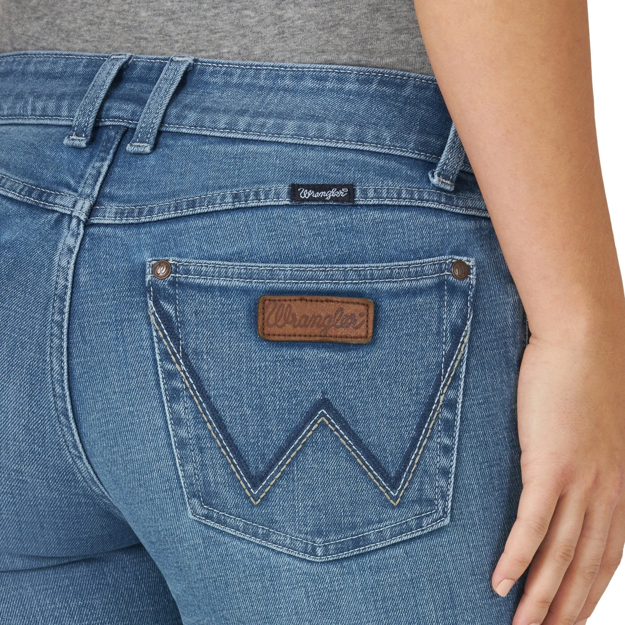 09MWZUH34 Wrangler Women's Mae Mid Rise Jean 34'