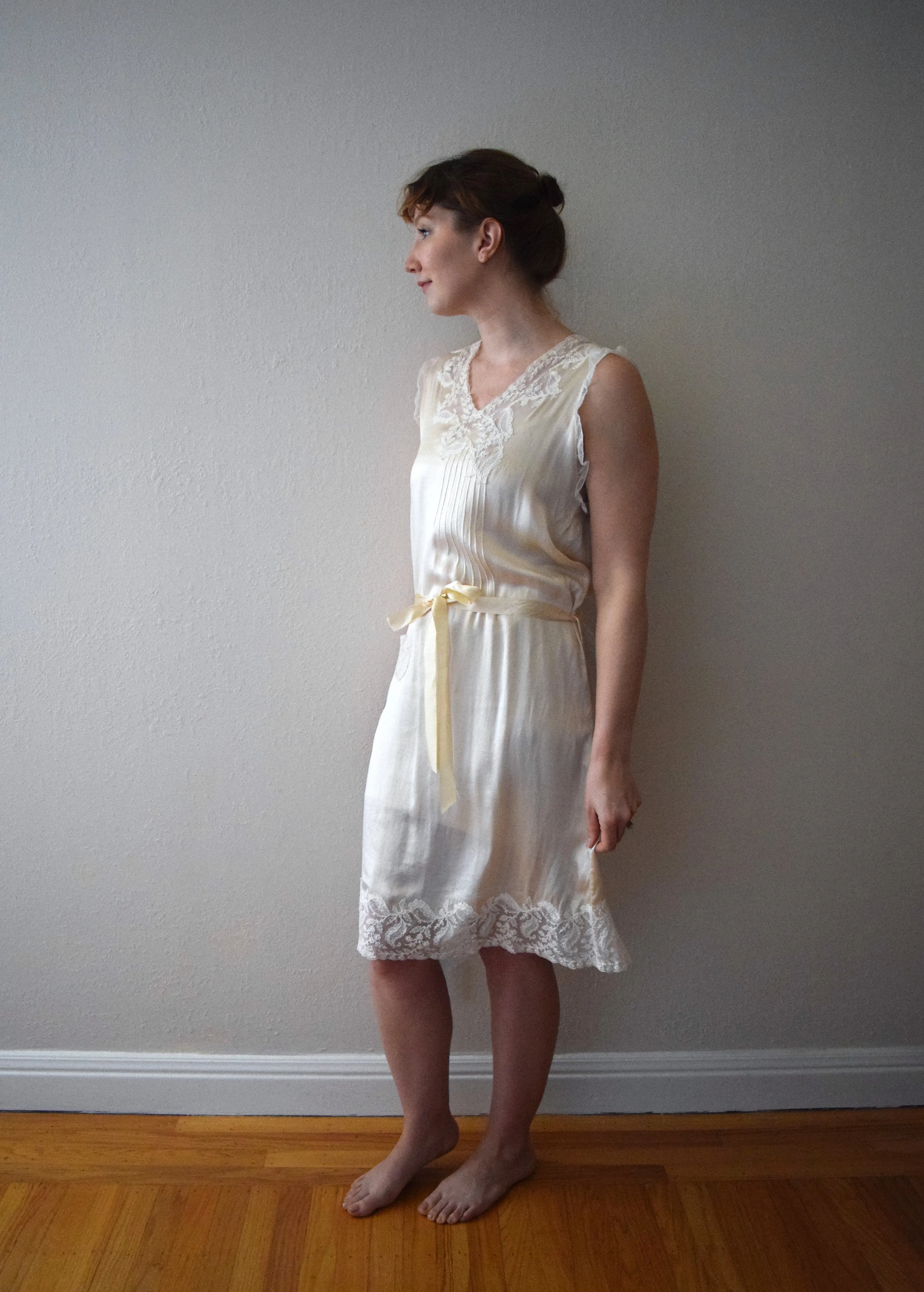 1920s silk slip dress . vintage 20s chemise . size xs to small