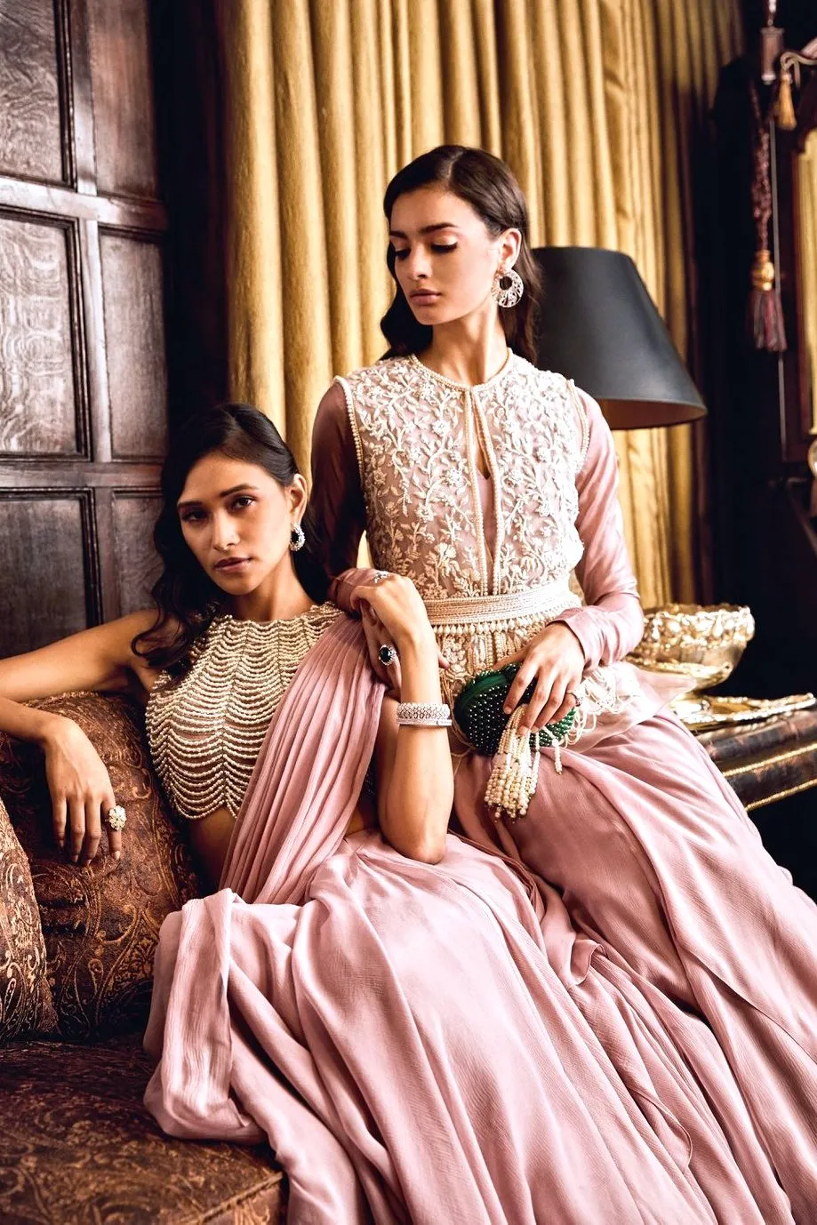 Almas Sari