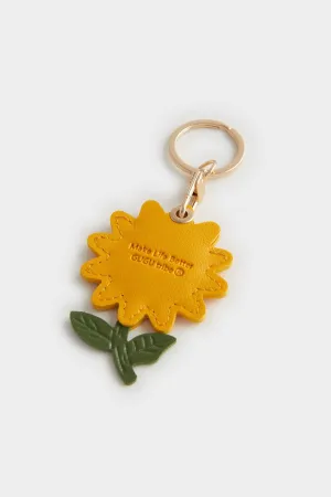 Charm Keychain With Women Daisy Motif