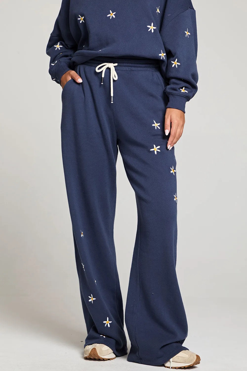 Daisy Embroidery Pant