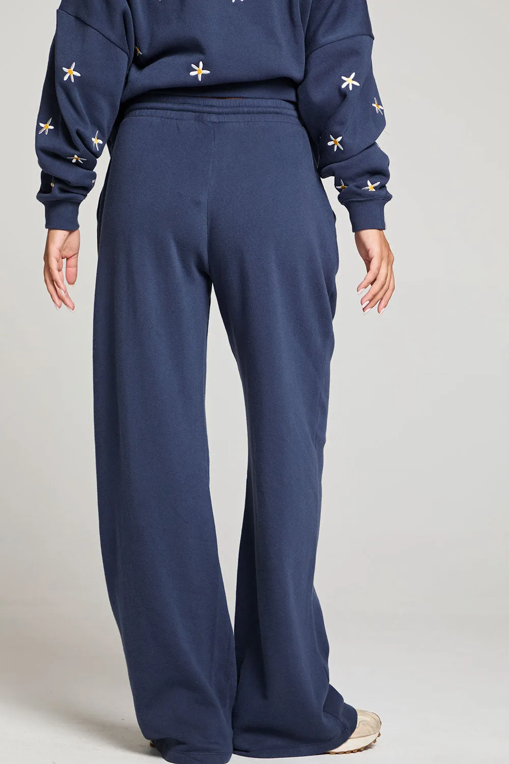 Daisy Embroidery Pant
