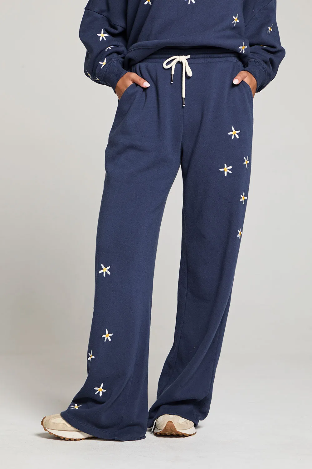 Daisy Embroidery Pant