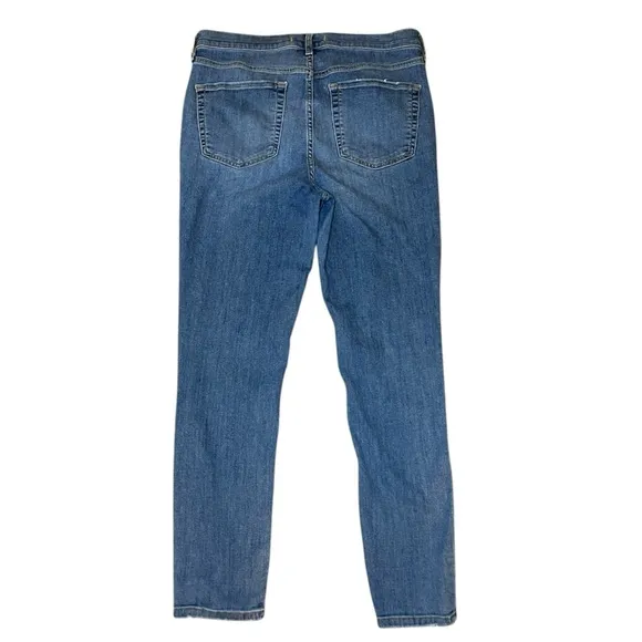FREE PEOPLE | High Rise Busted Knee Skinny Jeans Size 31R