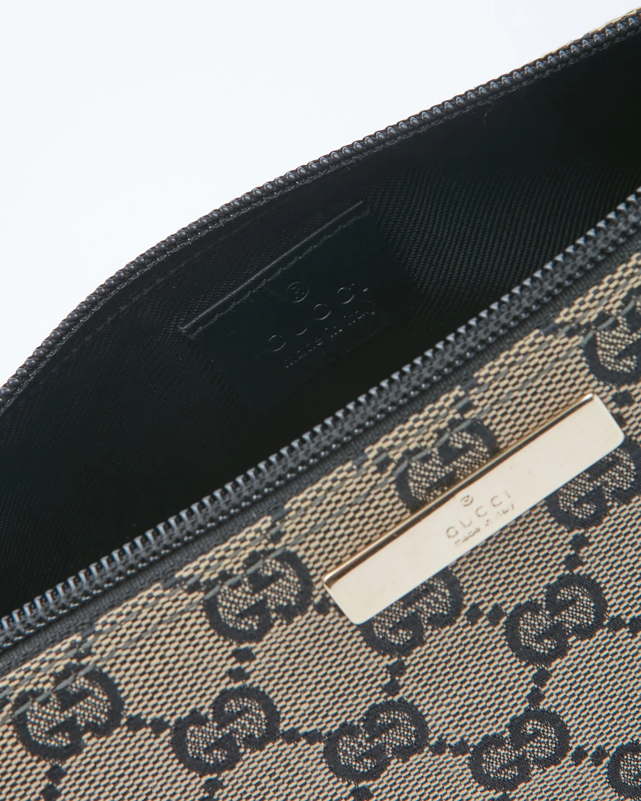 Gucci GG Supreme Canvas Boat Pochette Shoulder Bag