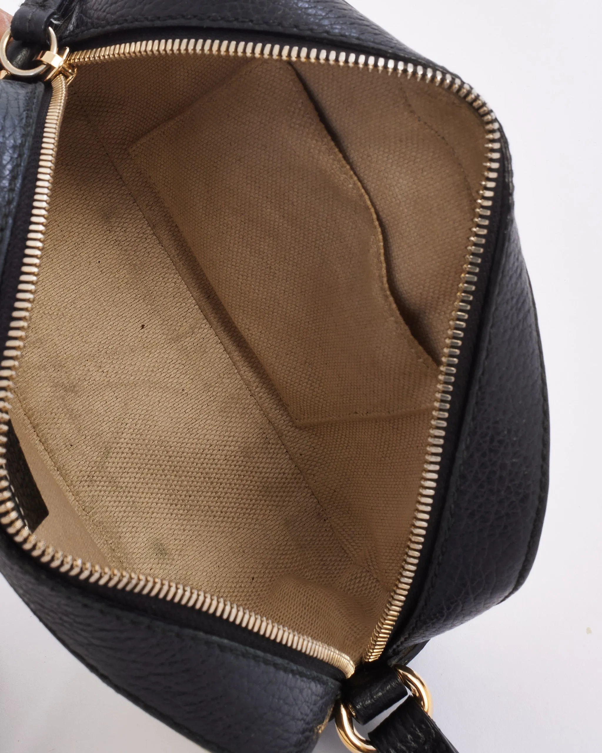 Gucci White and Black Leather GG Soho Disco Crossbody Bag