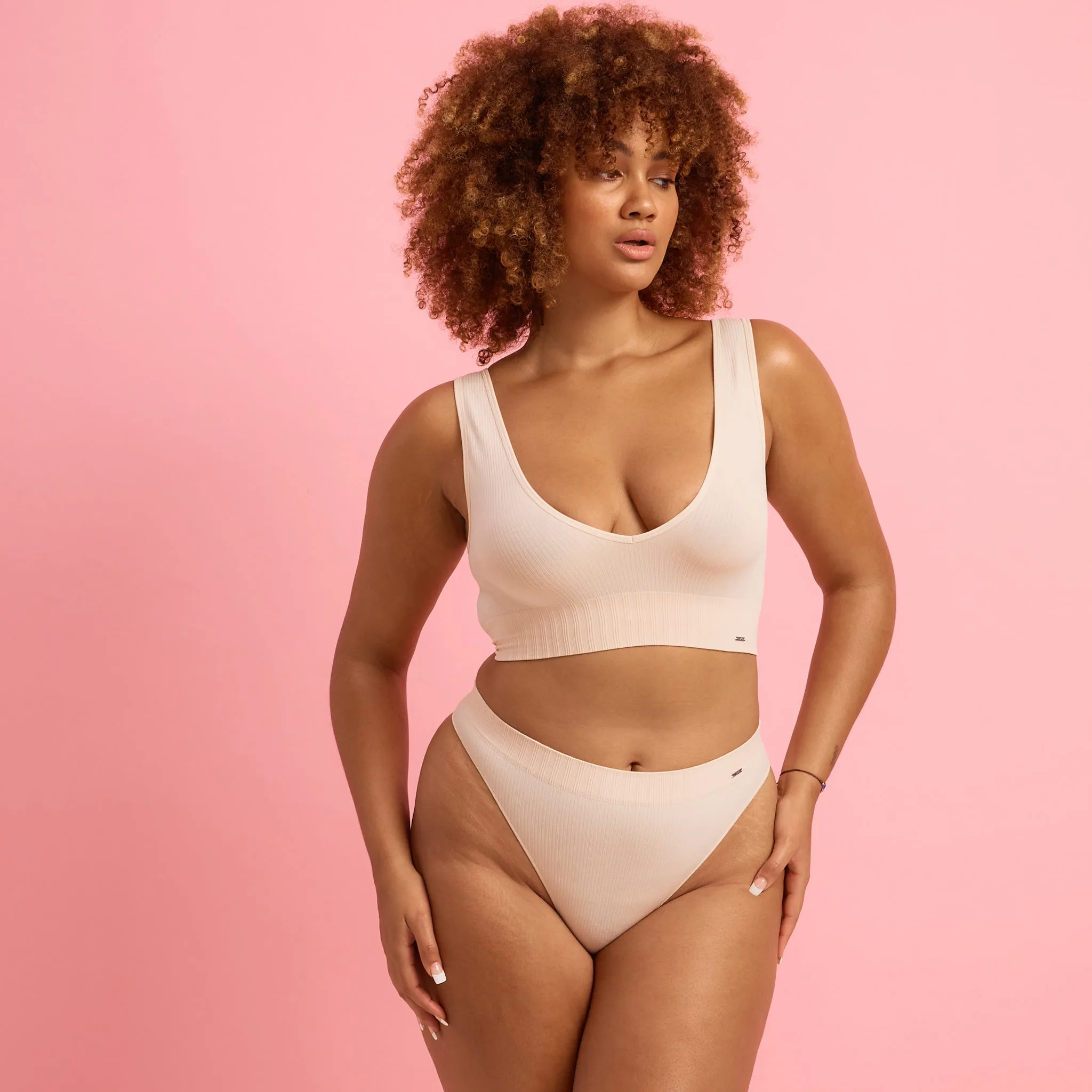 Ivy Seamfree High Waist G-string Taupe