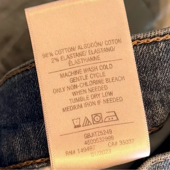 JOE’S JEANS Itzel Mid Rise Ankle Jeans