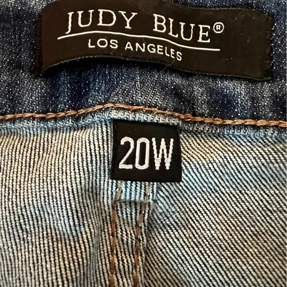 Judy Blue size 20W in excellent condition.