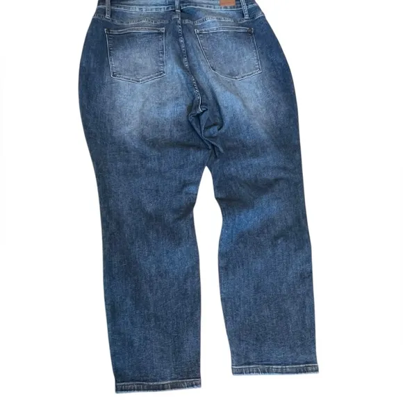 Judy Blue size 20W in excellent condition.