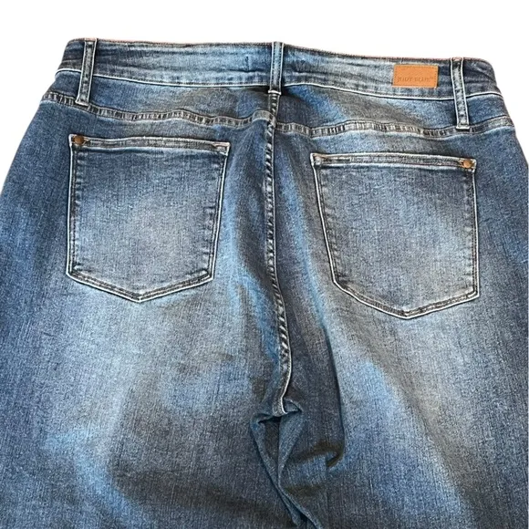 Judy Blue size 20W in excellent condition.