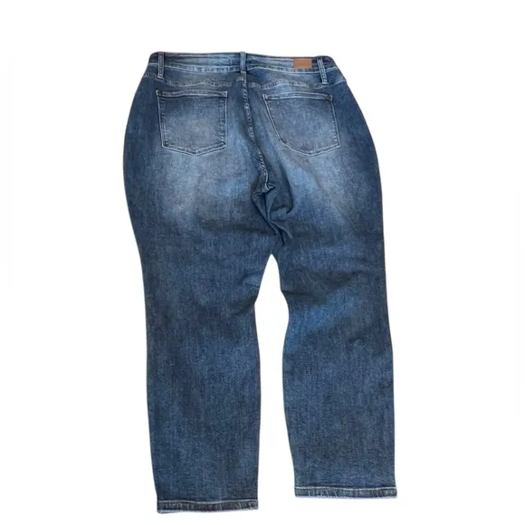 Judy Blue size 20W in excellent condition.