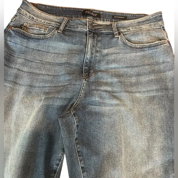 Judy Blue size 20W in excellent condition.