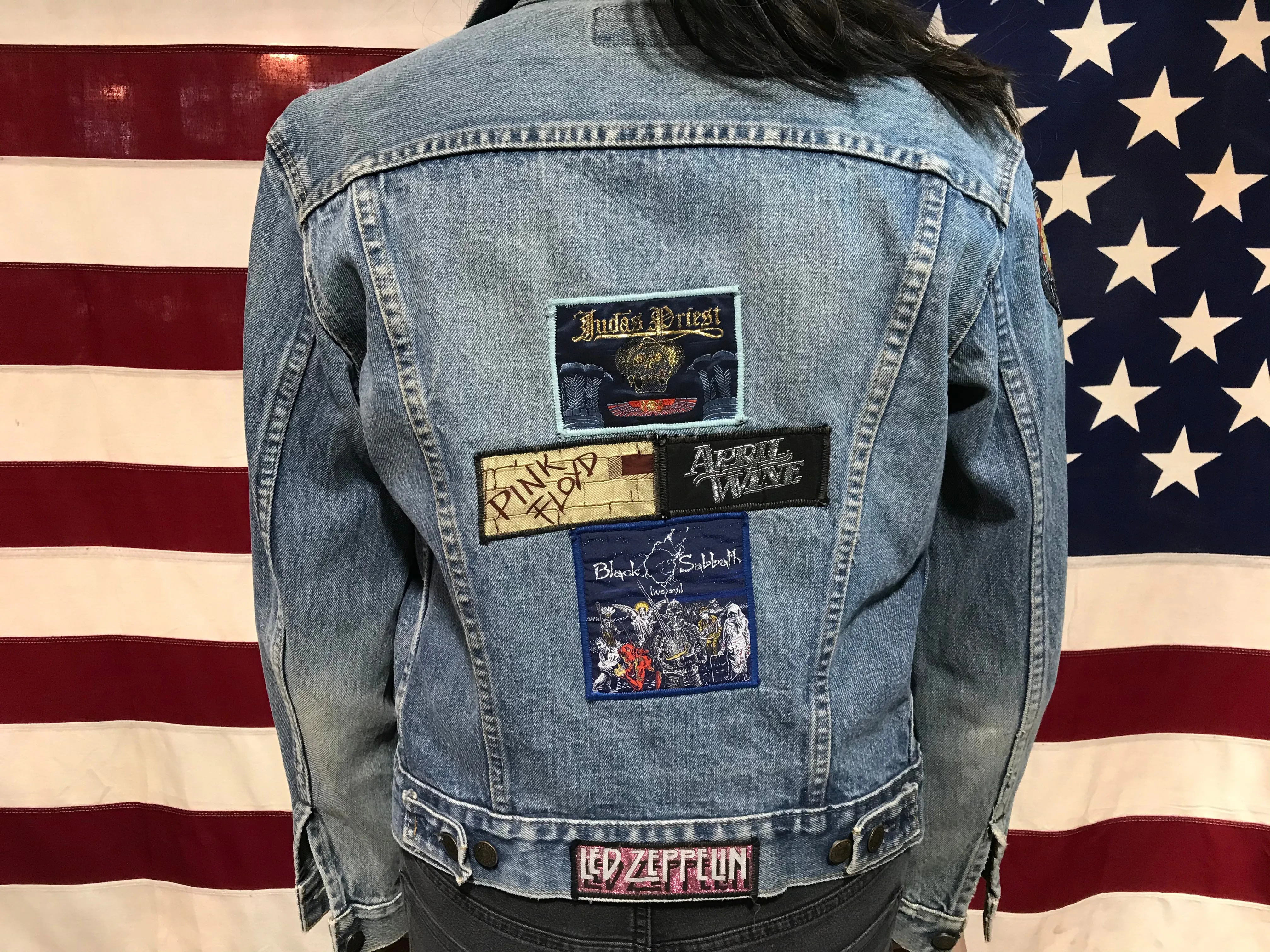 Levis Denim 70’s Vintage Mens 2 Pocket Trucker Jacket with 6 Rock Band Patches