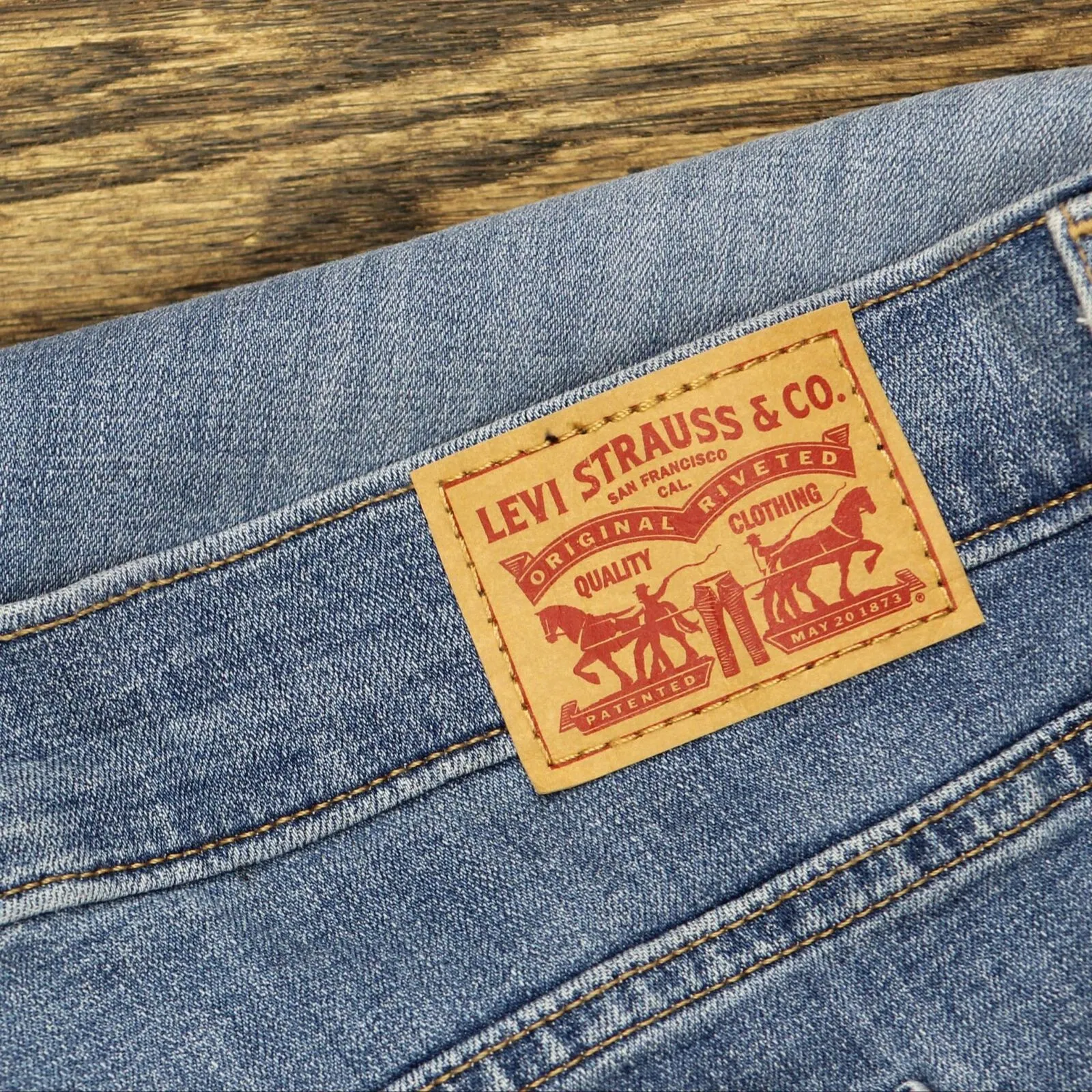 Levi's Women's Plus-Size 711 Skinny Jeans 362550064