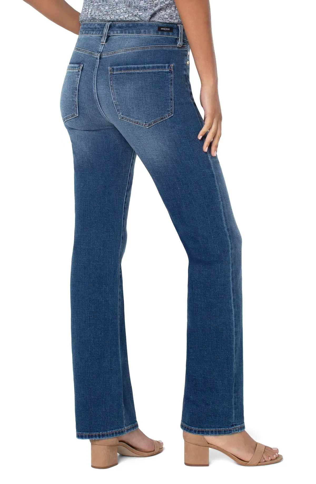 Lucy Bootcut Jeans in Yuba