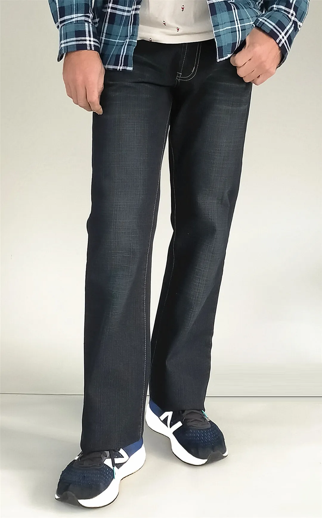 Men JEANIUS JEANS Thomas Slim Bootcut Jeans in black - Mid rise
