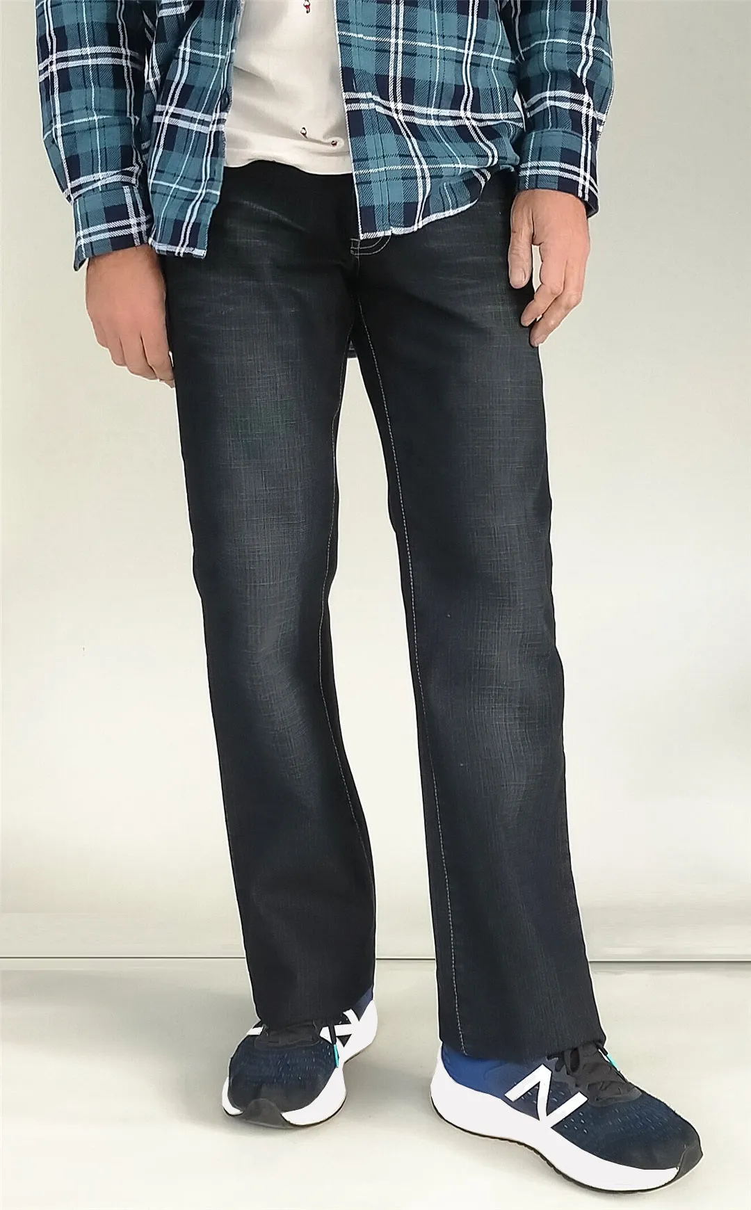 Men JEANIUS JEANS Thomas Slim Bootcut Jeans in black - Mid rise
