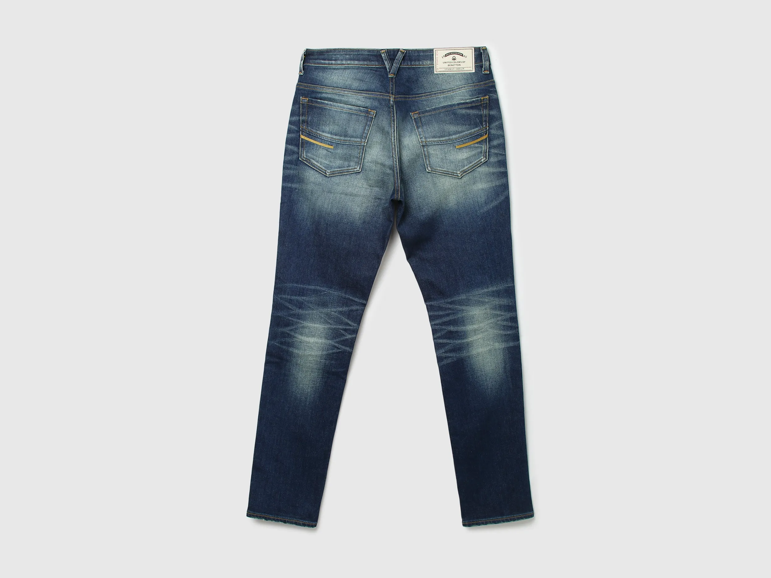 Men Solid Skinny Fit Jeans