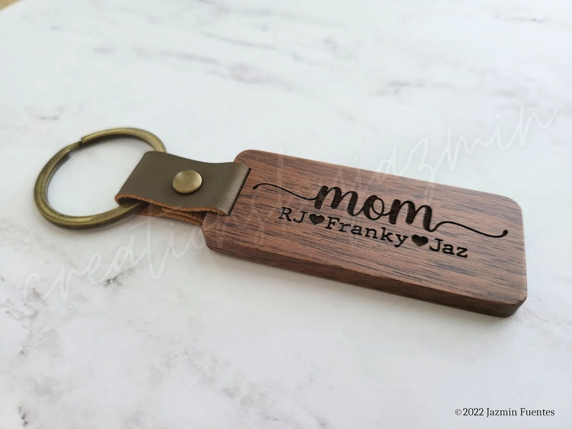 Mother's Day Gift, Personalized Wood Mom Keychain with Children Names, Mother Custom Keychains, Grandmother Keychain, Grandchildren Names