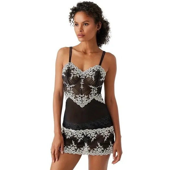 New Wacoal black embrace lace chemise lingerie babydoll