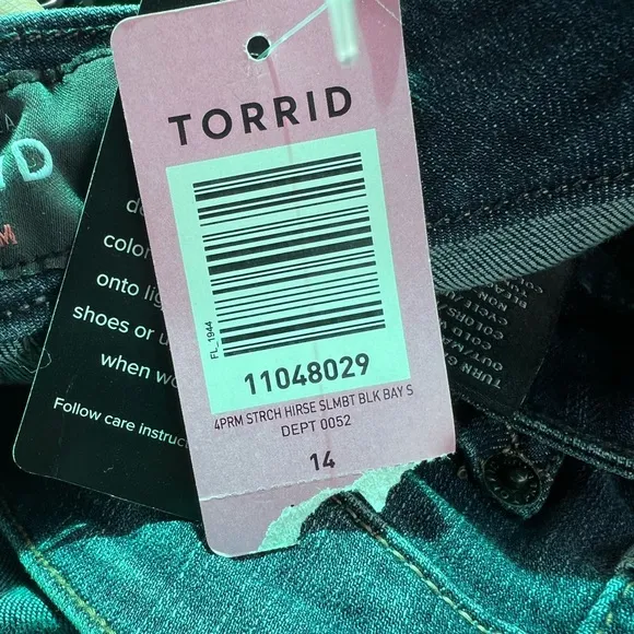 NWT Torrid High Rise Slim Bootcut Jeans in Blue Size 14S.