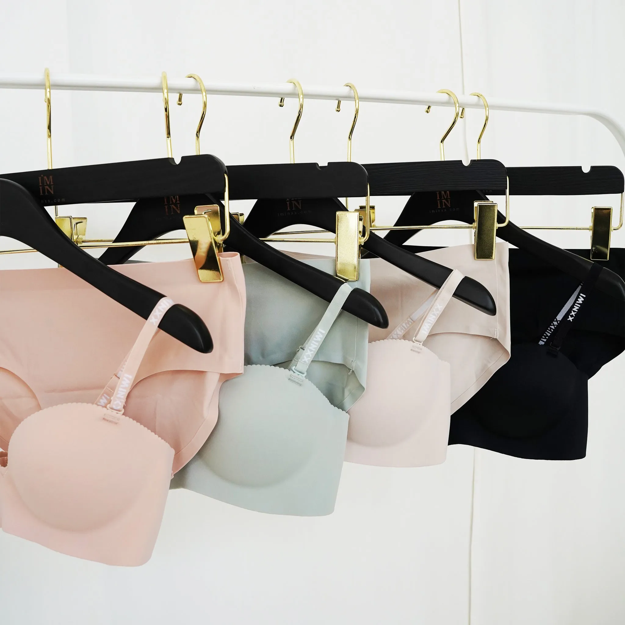 Oomph! Classic Mid-Rise Seamless Cheekie in Black