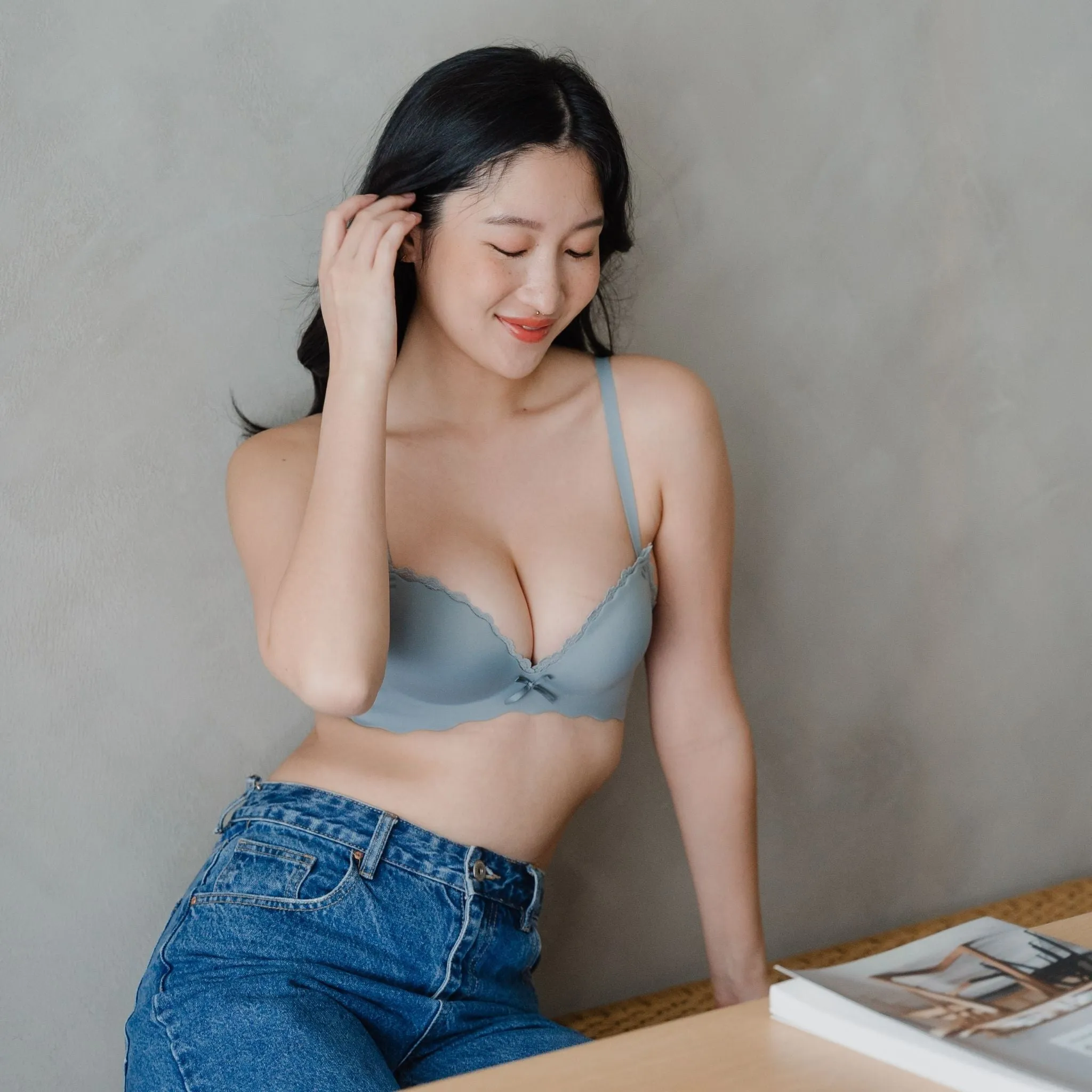 Perky Lift! Lash-Lace Seamless Push Up Wireless Bra in Sunset Blue