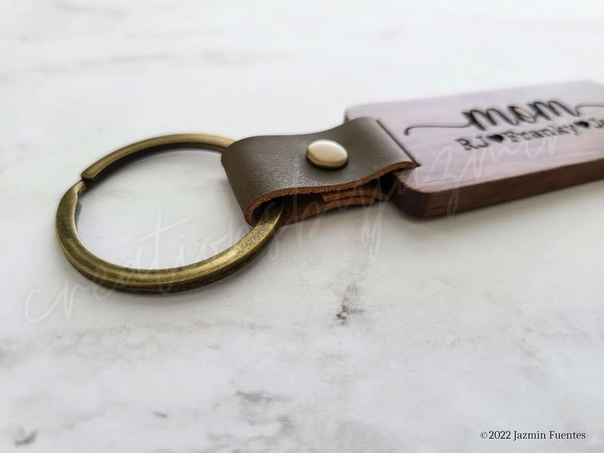 Personalized Grandma Keychain, Engraved with Grandchildren Names, Mother's Day Gift, Custom Mom Wooden Keychain with Children Names
