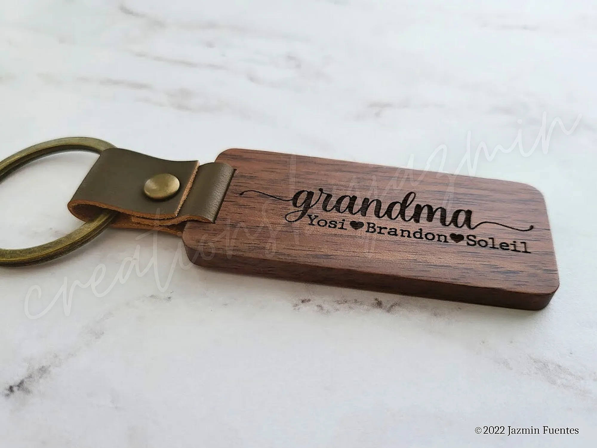 Personalized Grandma Keychain, Engraved with Grandchildren Names, Mother's Day Gift, Custom Mom Wooden Keychain with Children Names