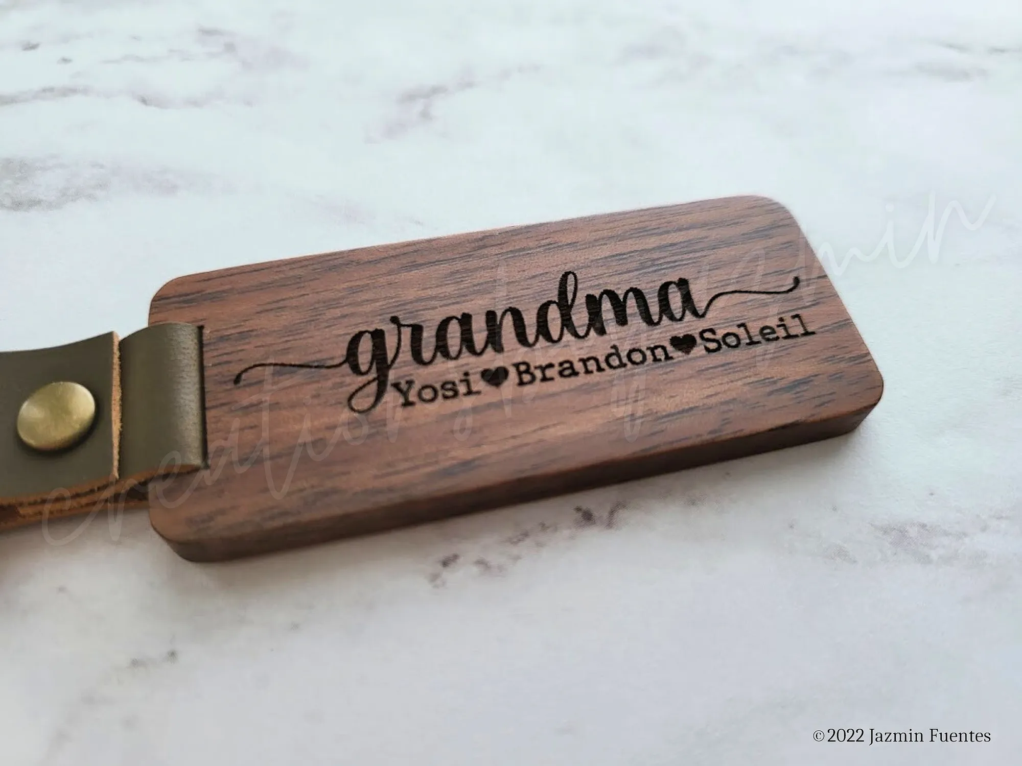 Personalized Grandma Keychain, Engraved with Grandchildren Names, Mother's Day Gift, Custom Mom Wooden Keychain with Children Names