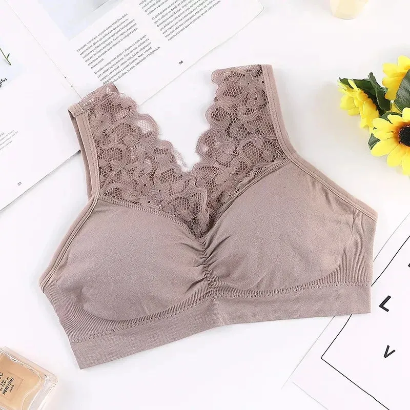 Plus Size Push-Up Sports Bra with Lace Detail
