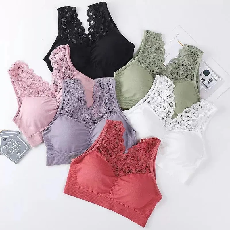 Plus Size Push-Up Sports Bra with Lace Detail