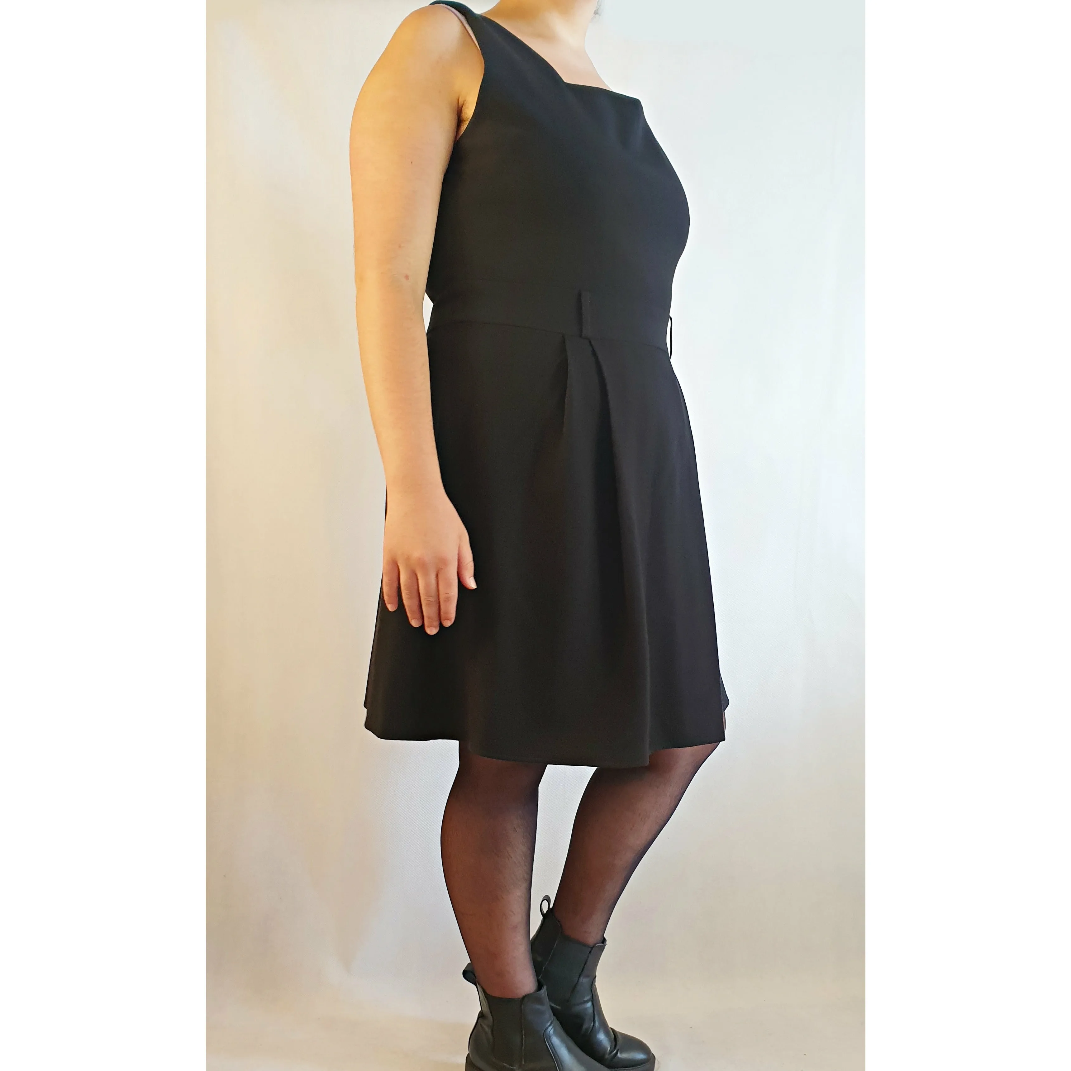 Princess Highway black sleeveess dress size 16 (best fits size 14)