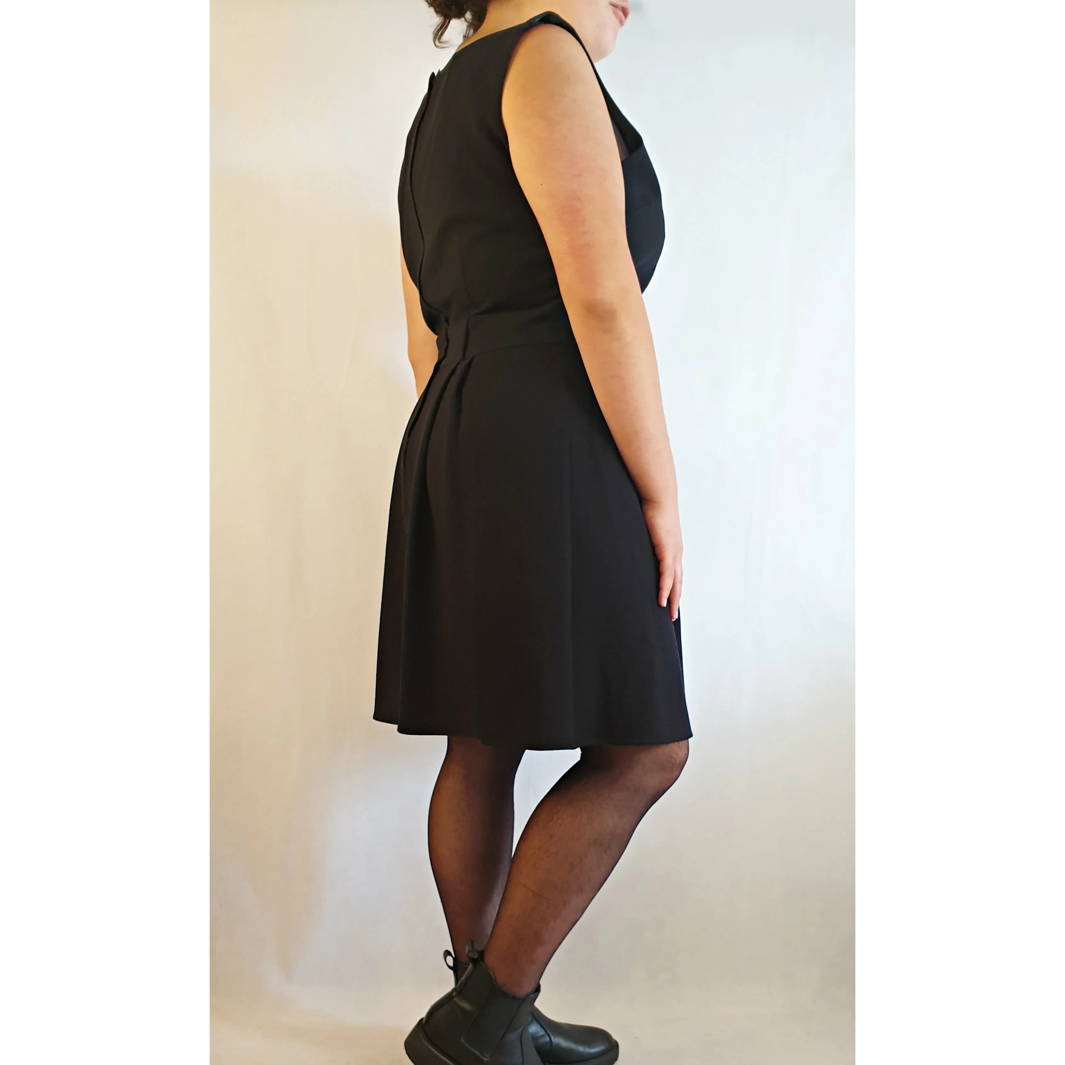 Princess Highway black sleeveess dress size 16 (best fits size 14)