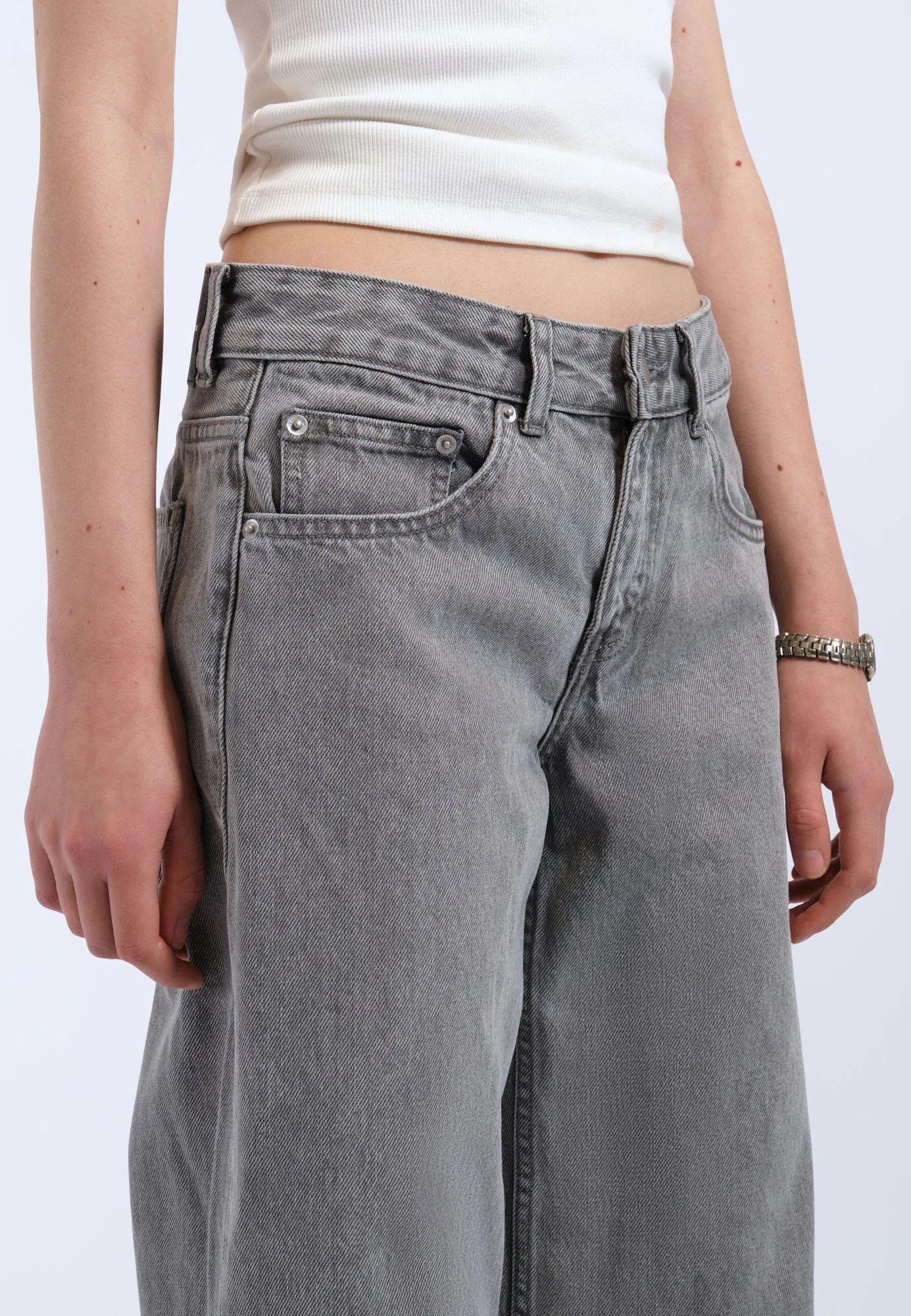 Rhue - Ash Grey