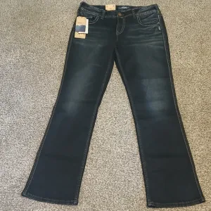 Silver Jeans Suki Mid-Rise Slim Fit Bootcut Denim Jeans Women's Size 31 (NWT)