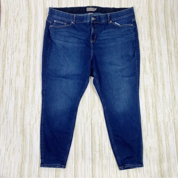 Torrid Medium Wash Bombshell Skinny Denim Blue Jeans
