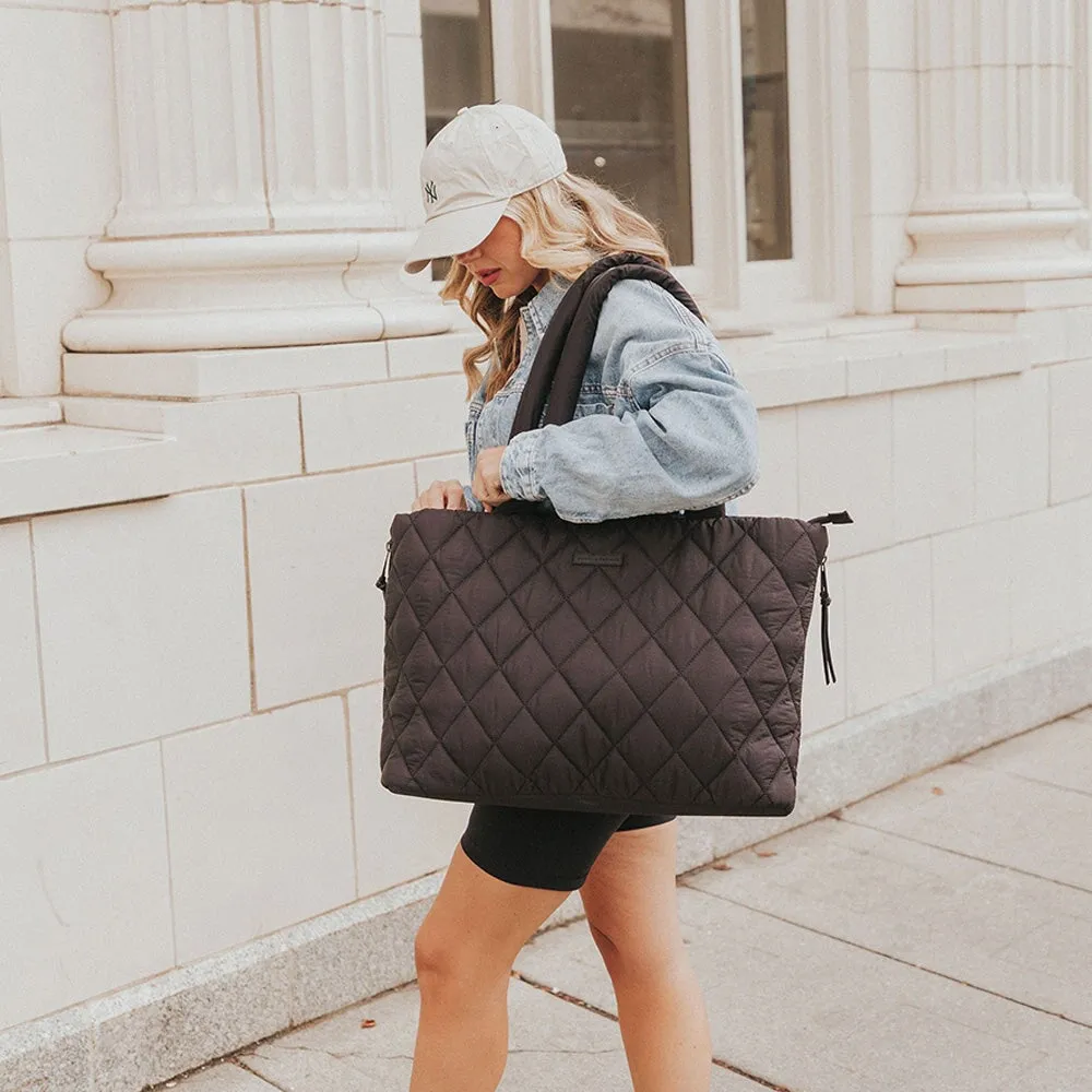 Tote It Black