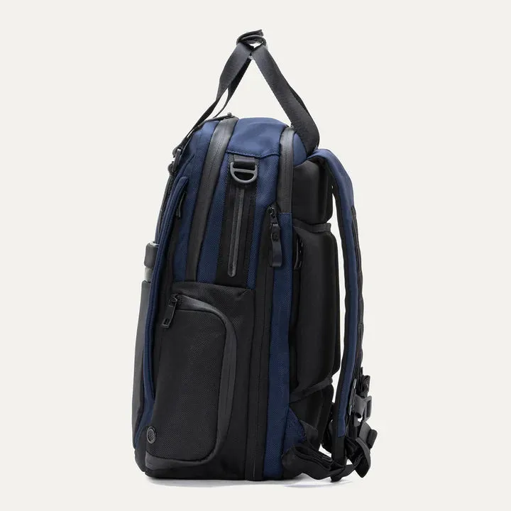 Travelpro Altitude™ Medium Expandable Laptop Backpack 25-30L - Aviator Navy