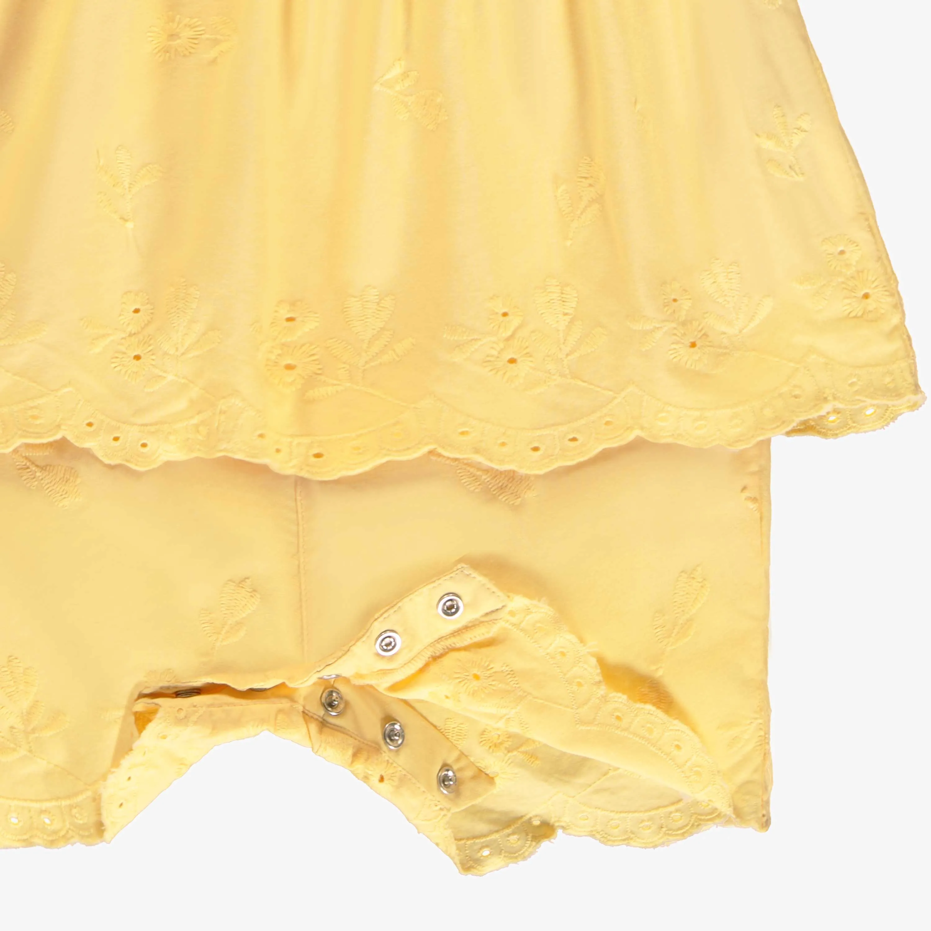 Une pièce jaune en popeline avec broderies et volants, bébé || Yellow one-piece in poplin with embroidery and ruffles, baby