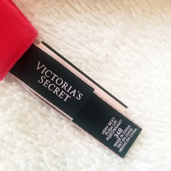 Victoria's Secret Very Sexy Satin &amp; Lace Push-up Bra❤