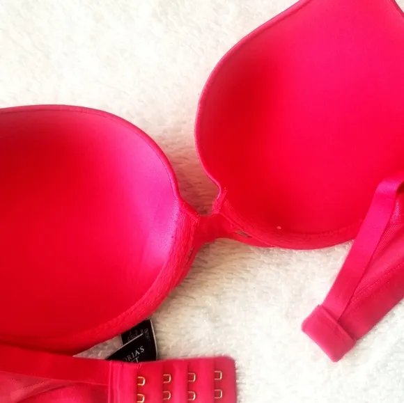 Victoria's Secret Very Sexy Satin &amp; Lace Push-up Bra❤