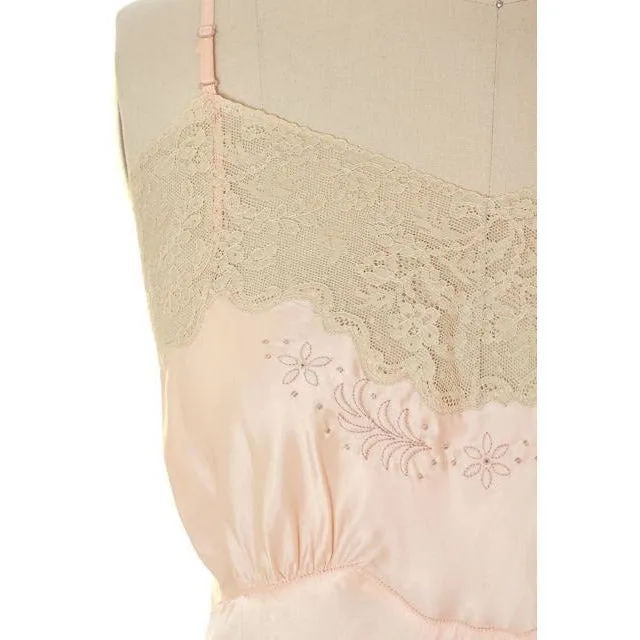 Vintage Ladies Slip Peach Rayon Satin Laros No-Ride 1940s Small Gorgeous Lace