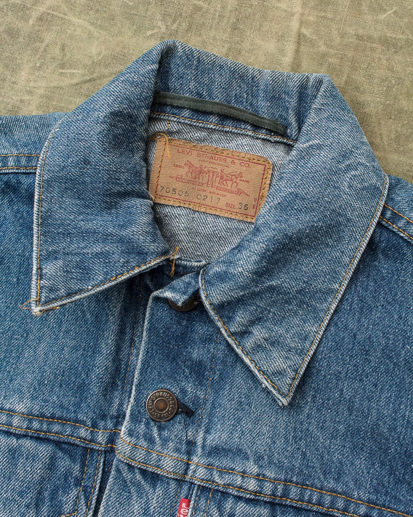 Vintage Levi's 705055 0217 Made in USA Denim Jacket Size 36 No. 3