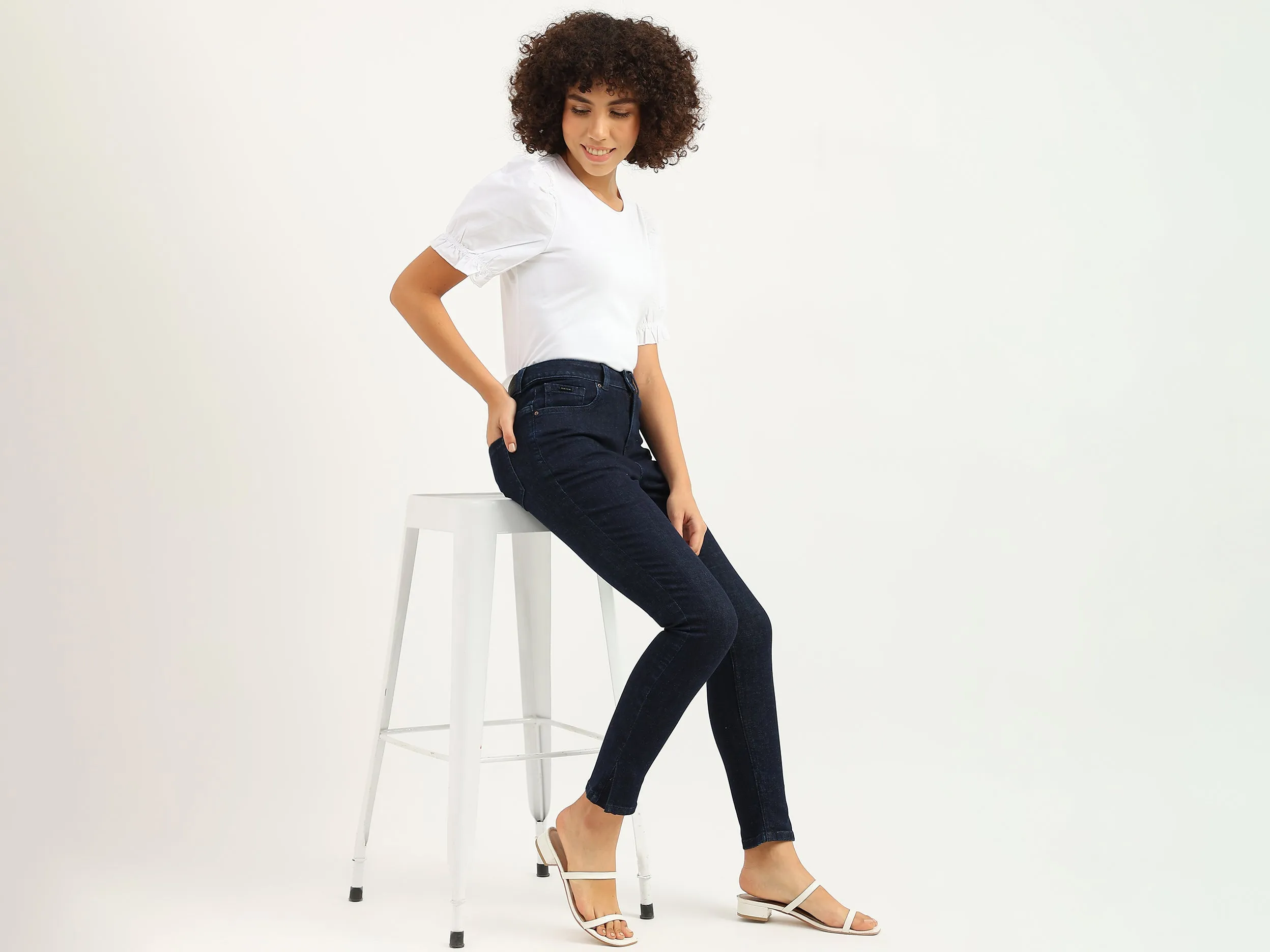 Women Solid Skinny Fit Jeans