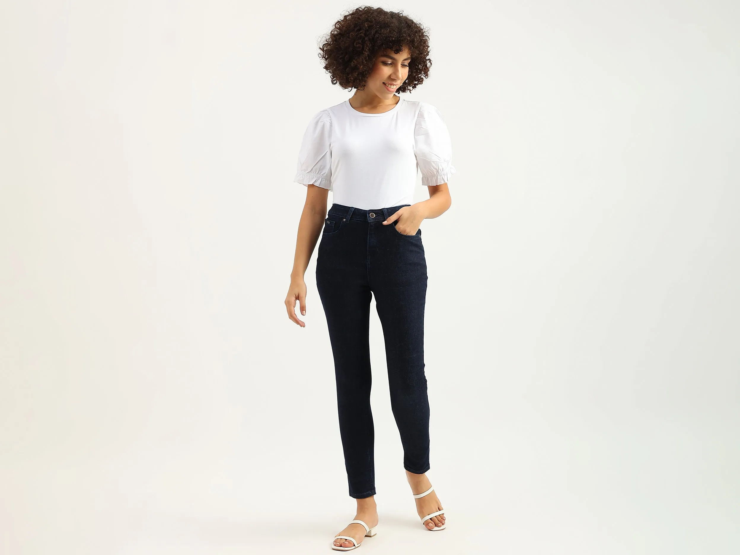 Women Solid Skinny Fit Jeans