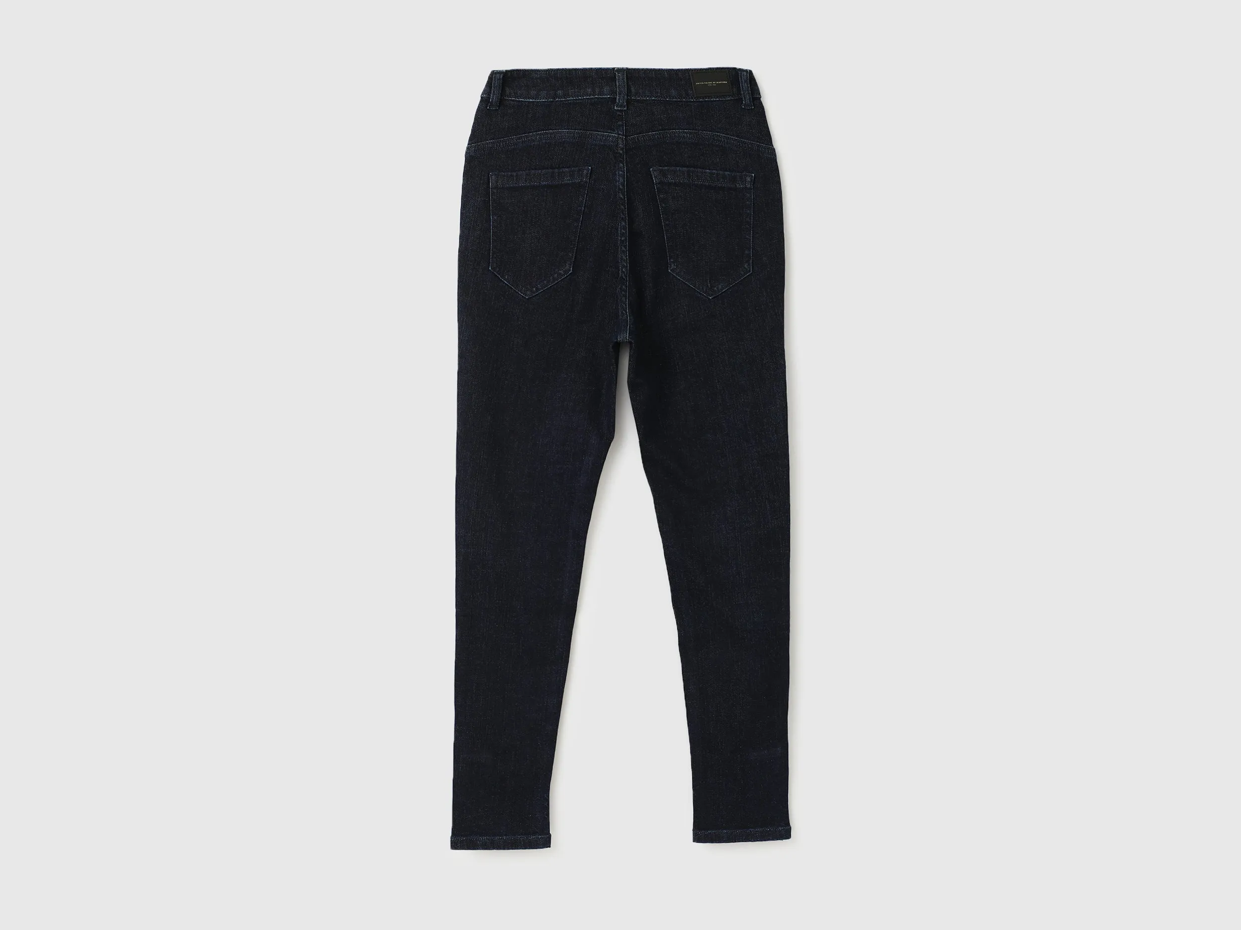 Women Solid Skinny Fit Jeans