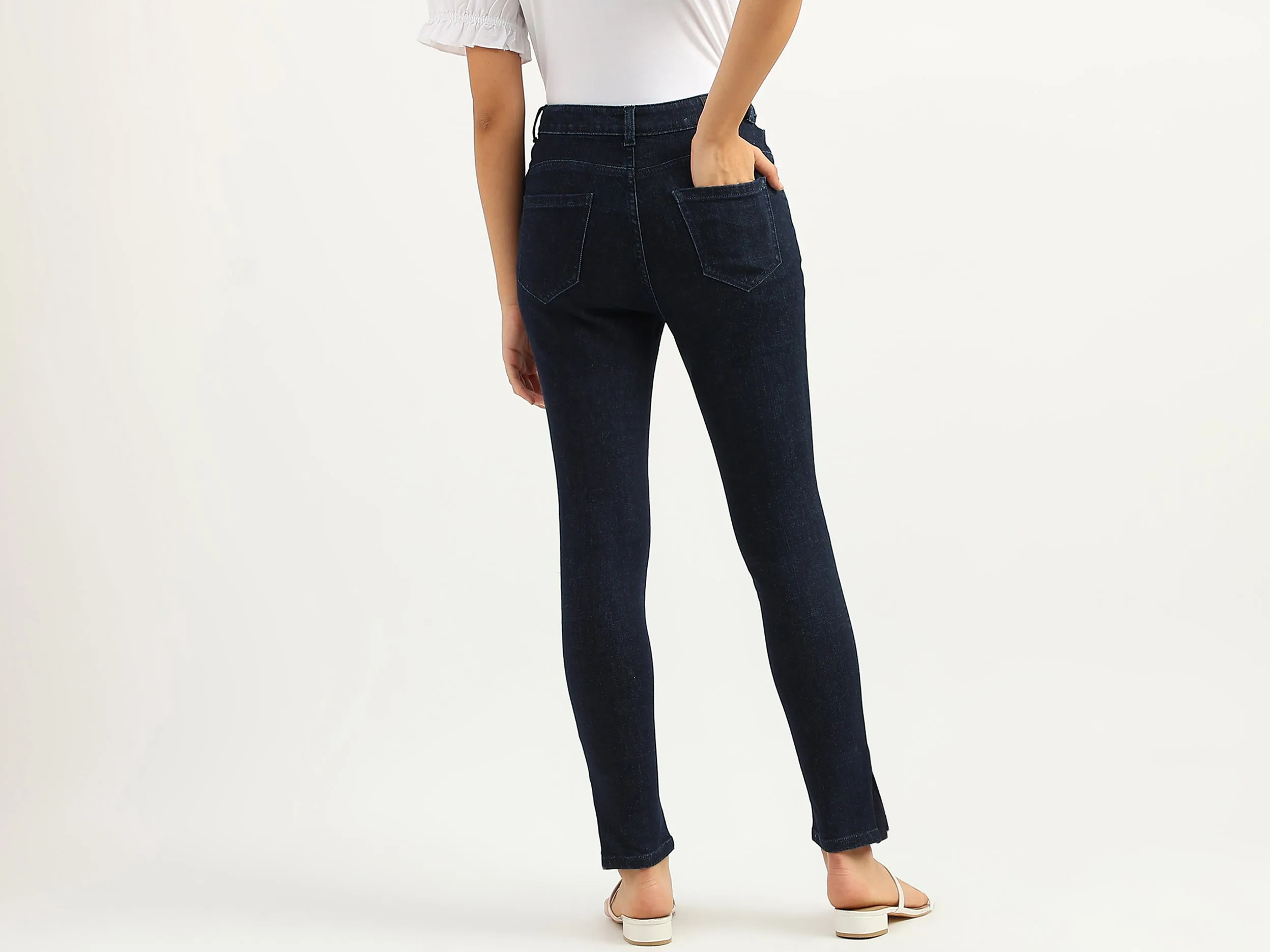 Women Solid Skinny Fit Jeans