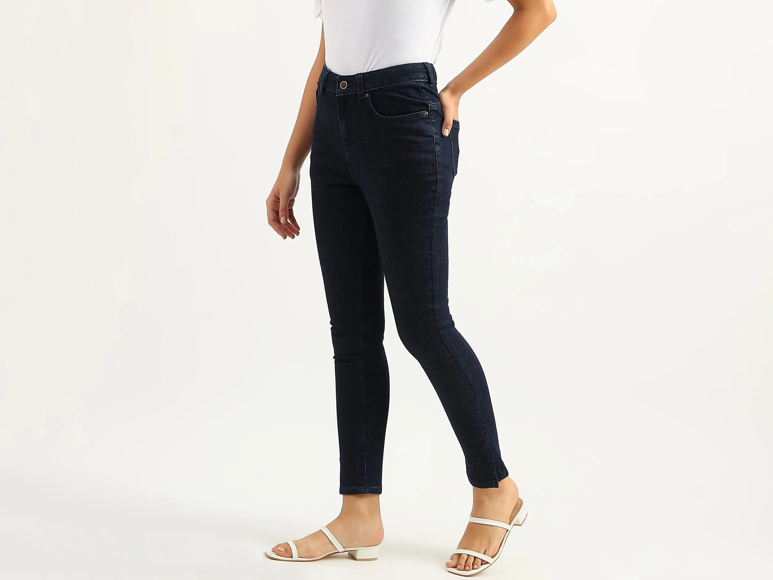 Women Solid Skinny Fit Jeans